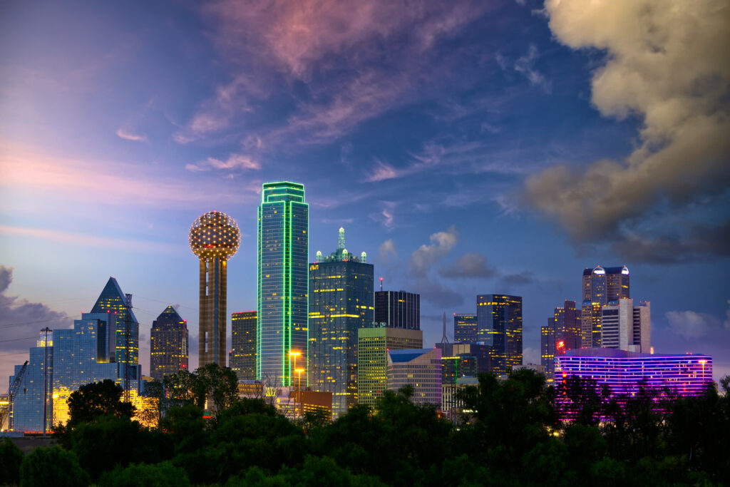 Dallas at dusk Photo of Chicago Skyline where Conventions and Tradeshow photography happen